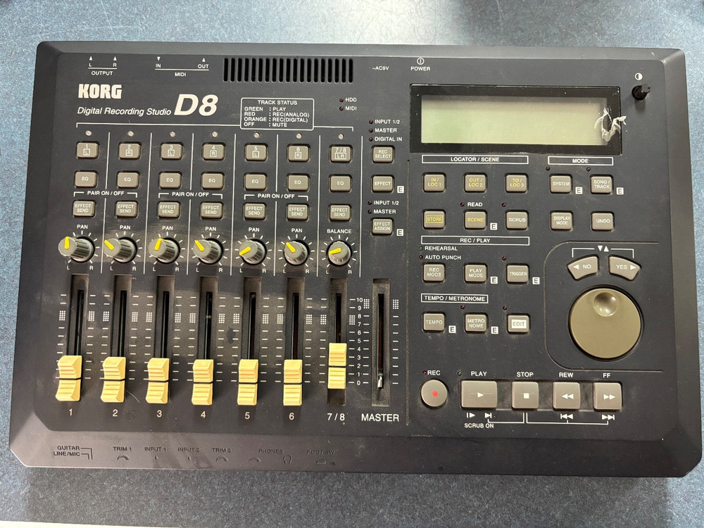 KORG D8 DEGITAL RECORDING STUDIO multitrack recorder