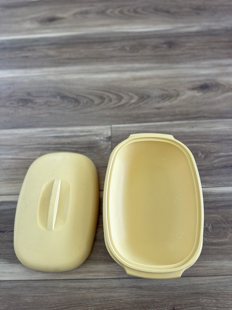 2 Vintage tubberware storage/strainer