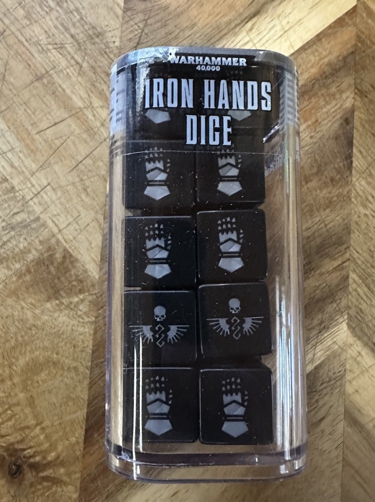 Warhammer 40K Iron Hands Dice Set Space Marines, 2017 Games Workshop, OOP