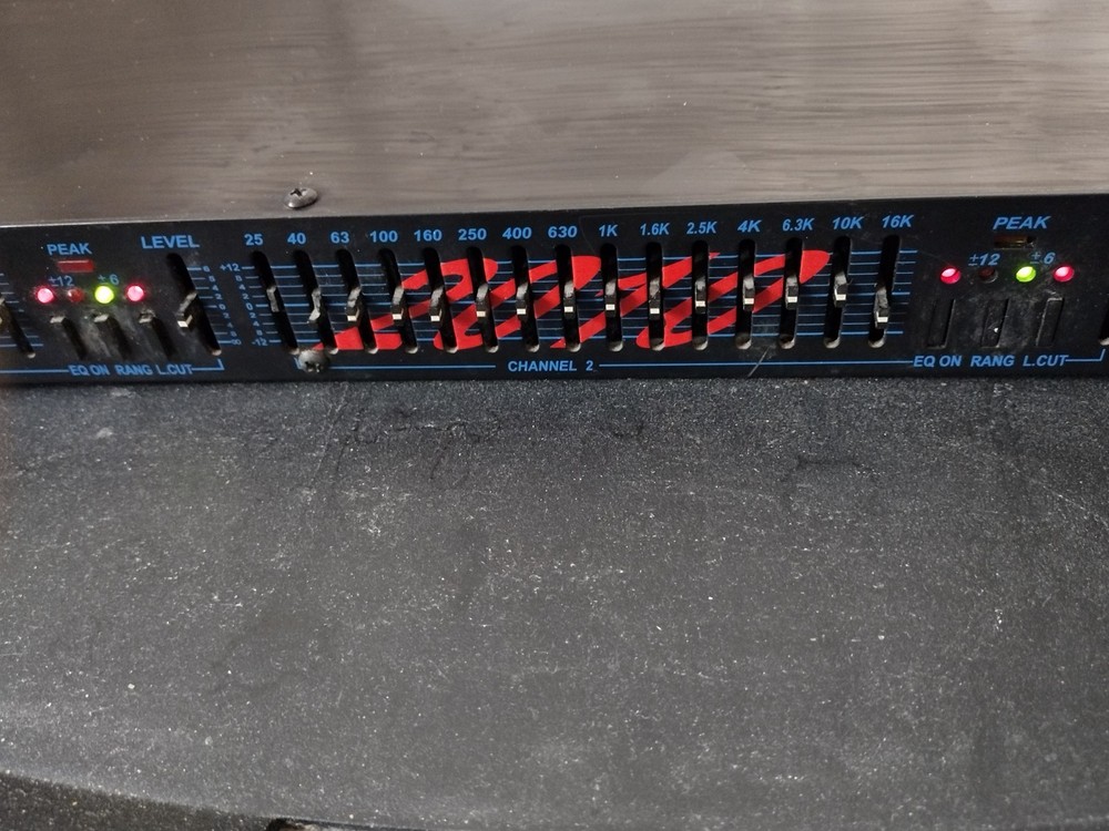 GLi GQ2010 Dual 15 Graphic Equalizer