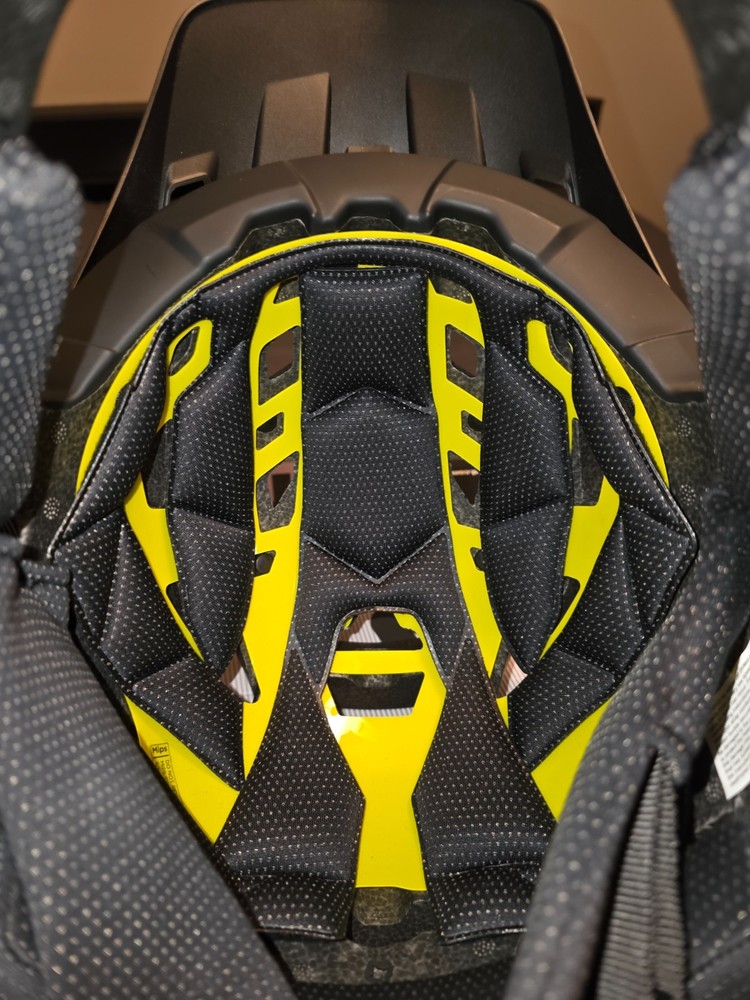 Demon Podium Helmet with MIPS Large