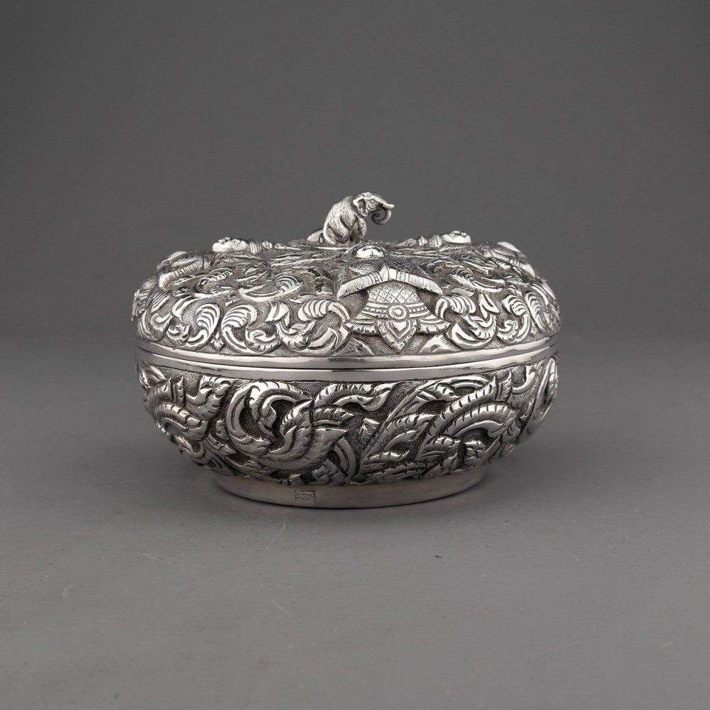 Antique Ornate Solid Sterling Silver Thai Thepanom Repousse Lidded Bowl.