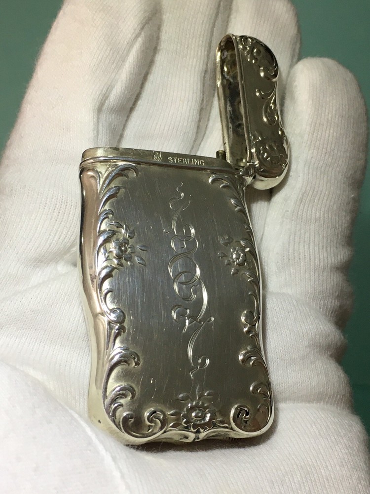 Sterling Silver Flip Top Lid Vesta Case.