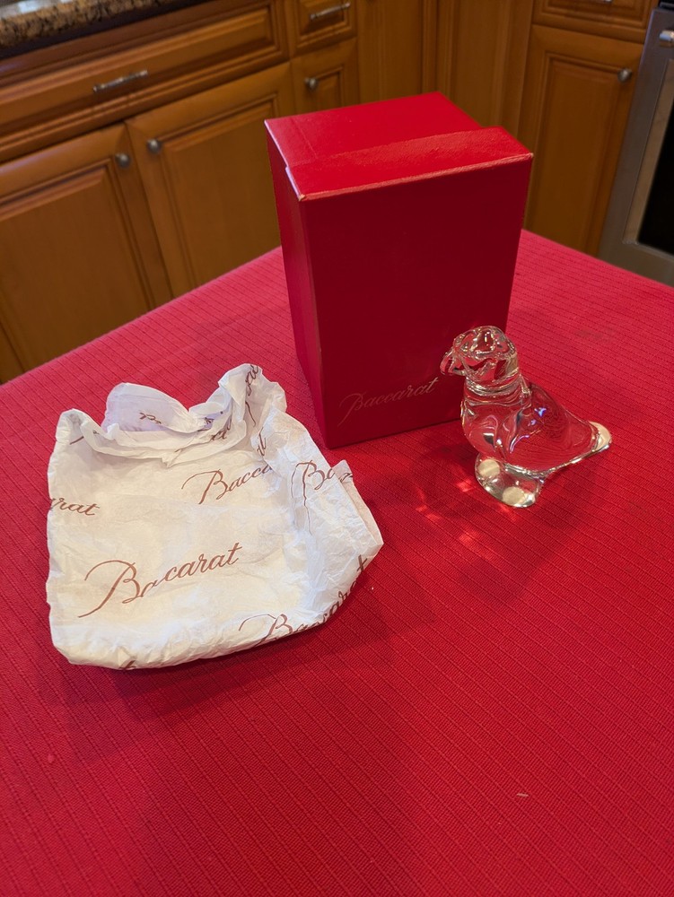 "NIB" BACCARAT CRYSTAL PARROT "MINT" "GIFT"