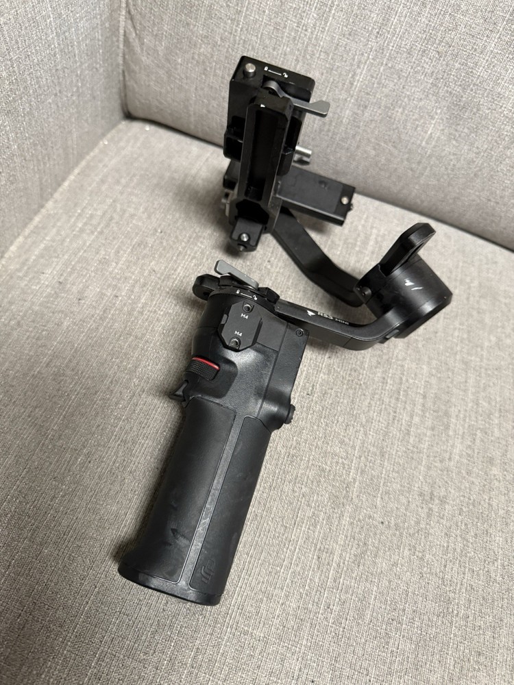 DJI RS 3 Mini, 3-Axis Gimbal Stabilizer - READ MORE - AS IS