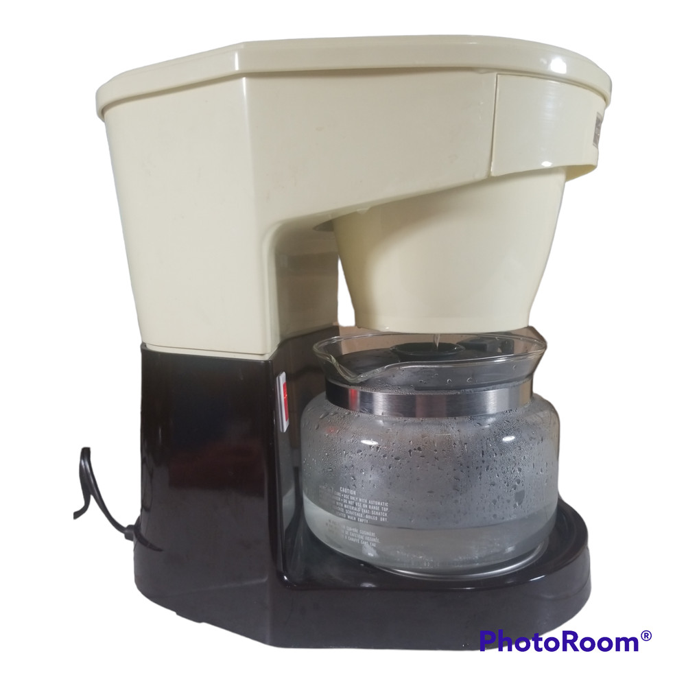 Vintage West Bend FlavoDrip 10 Cup Automatic Coffee Maker Beige