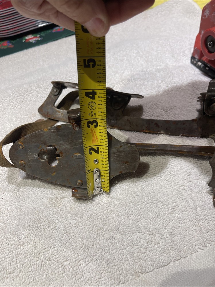 ANTIQUE CLAMP ON ICE SKATES
