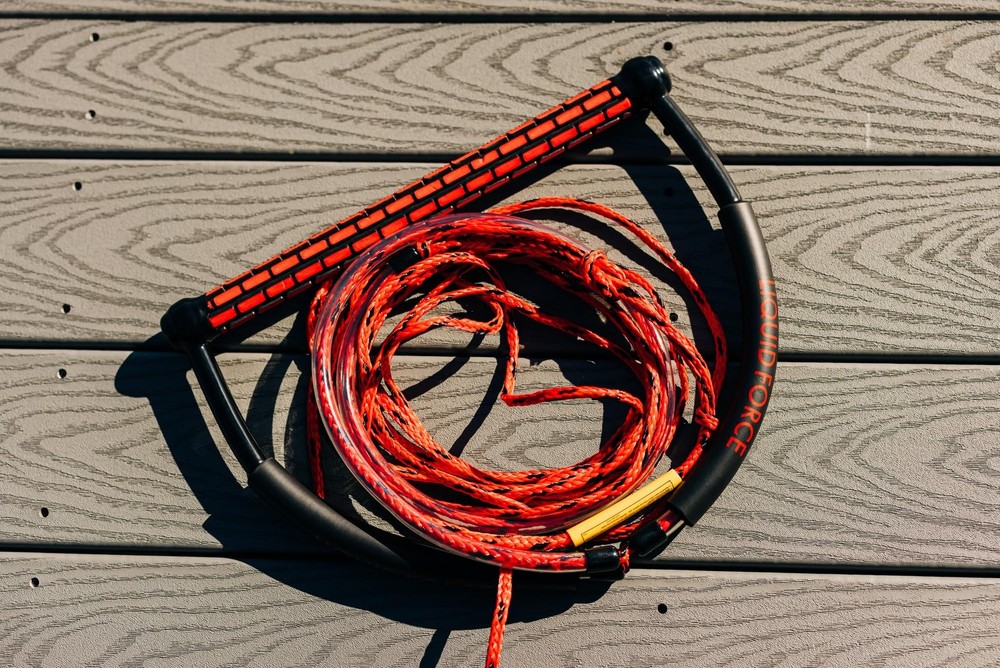 Liquid Force 2025 TR9 Wakeboard Rope and Handle Combo Red