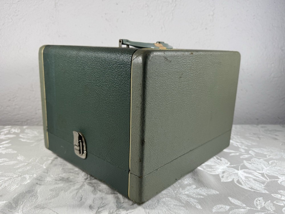 Argus 300 Slide Projector Vintage w/ Case Tested Working Lighted