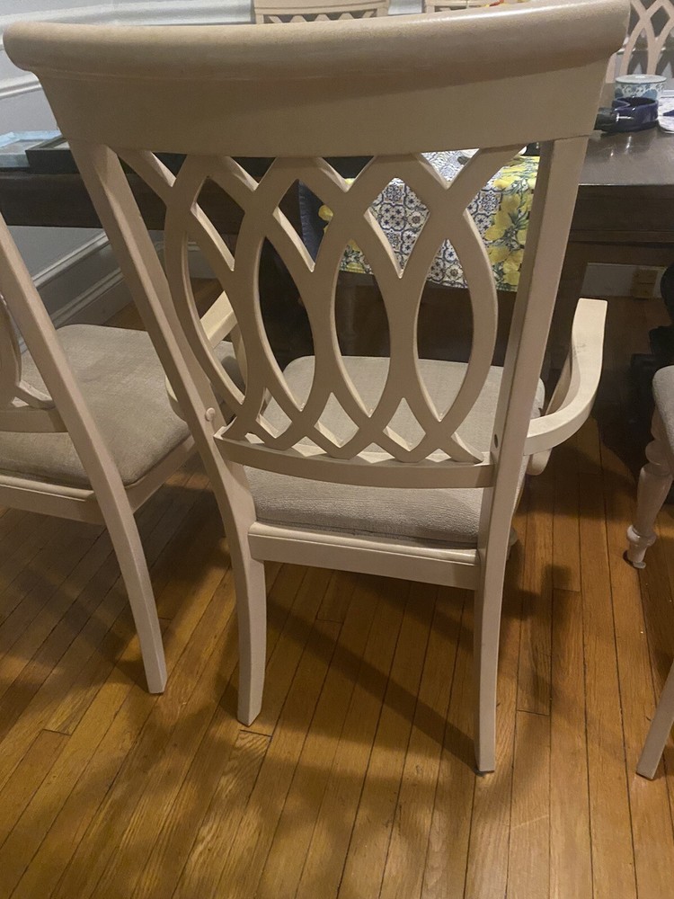 Large Dining Table Seats 10-12, Picture Shown Without the leaf.