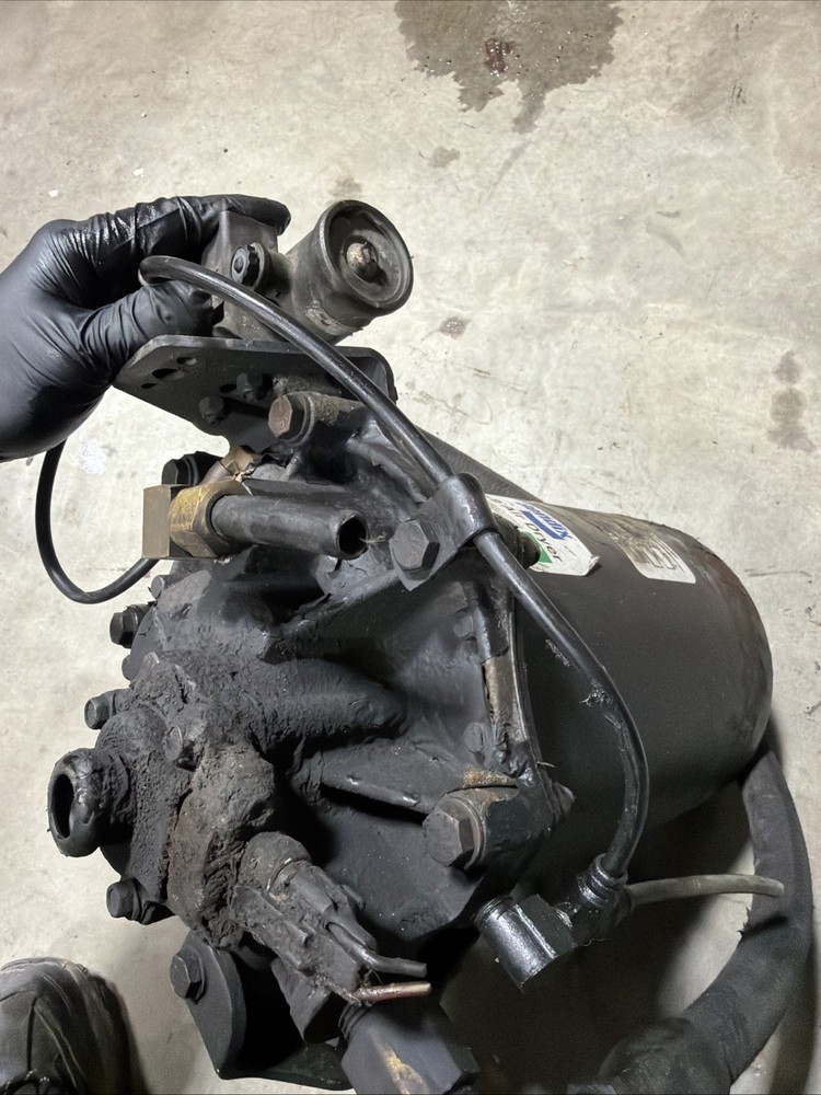 Bendix AD- Air Dryer D629090 Used