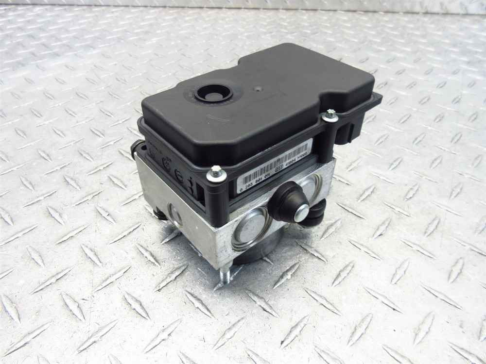 2014 12-14 Ducati Monster 696 ABS Pump Control Unit Module OEM