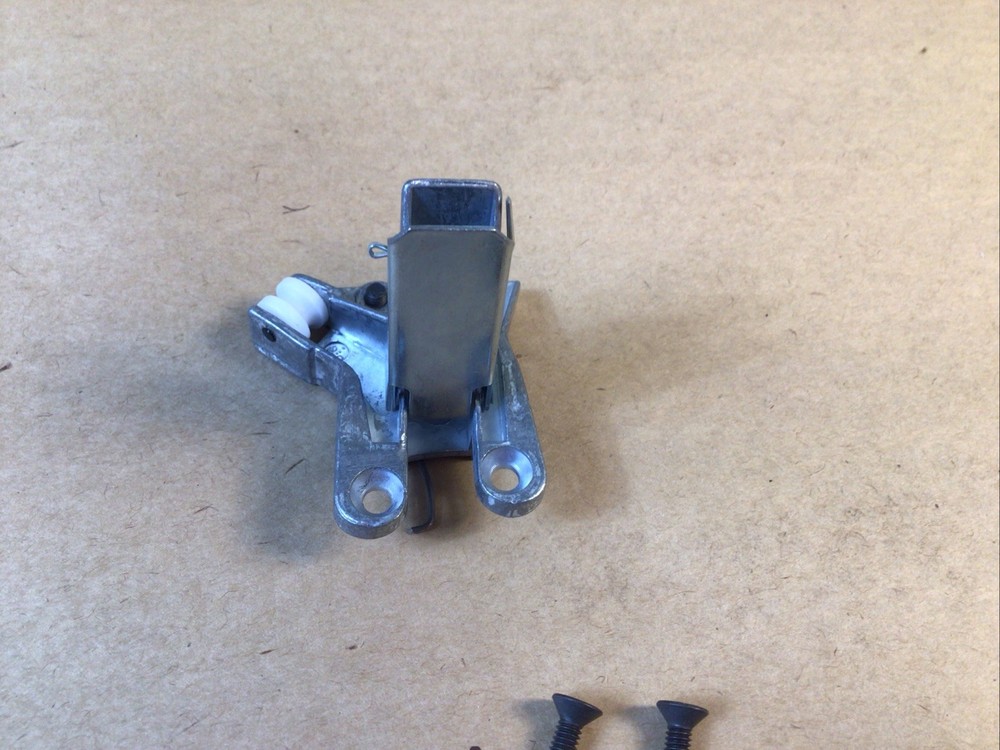 Dillon 550 Roller Bracket # 14280 New