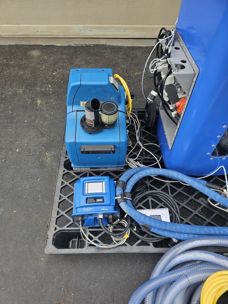 Nordson ProBlu7 Hot Melt Glue System: Full Automatic System.