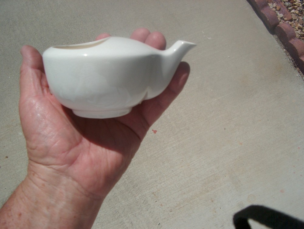 VINTAGE SICK CUP INVALID FEEDER EMPIRE ENGLAND  WITH CRAZING