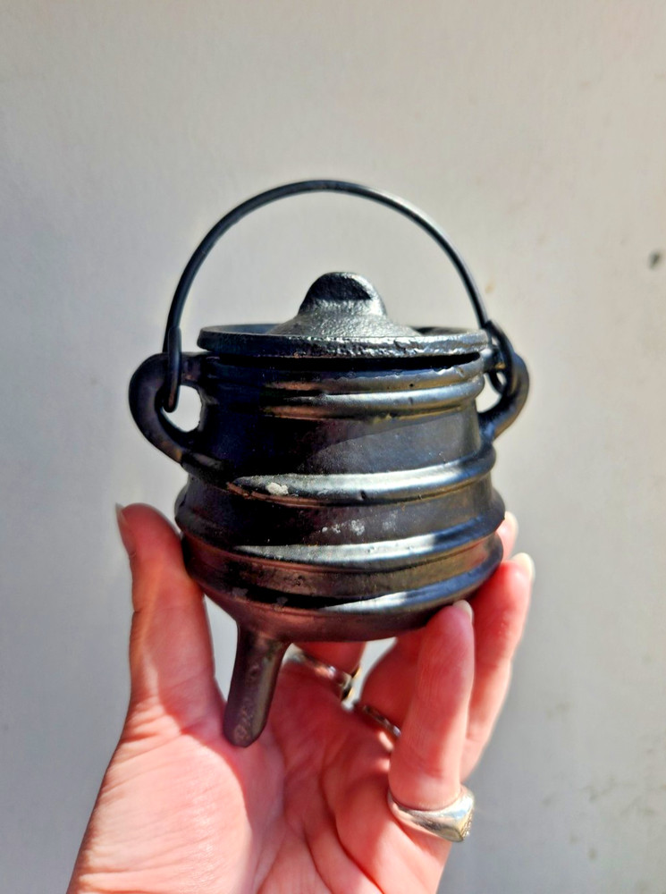 Mini Cast Iron Cauldron with Lid