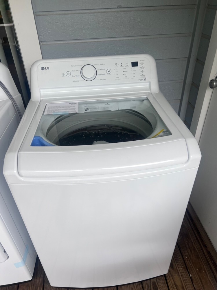 White LG Washer & Dryer Set In Great Condition