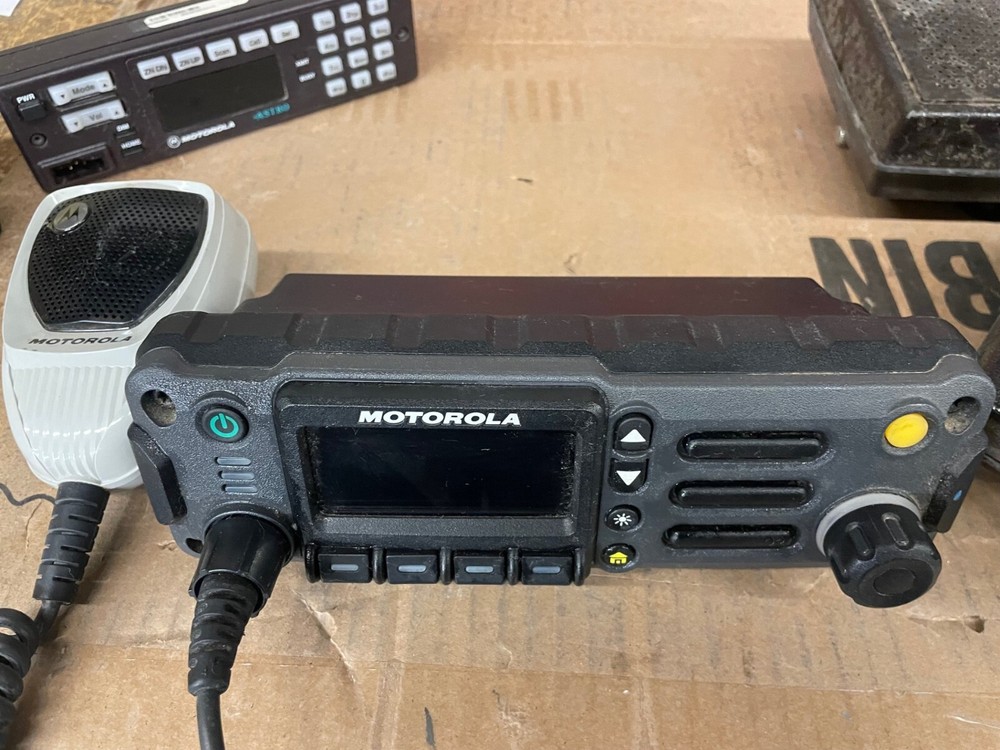 Motorola (lot ) Items listed below. 1 X T99DX+093W plus additional items below