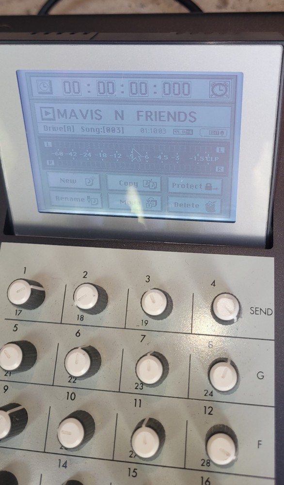 Korg D3200 Digital Recording Studio System With Power Cord