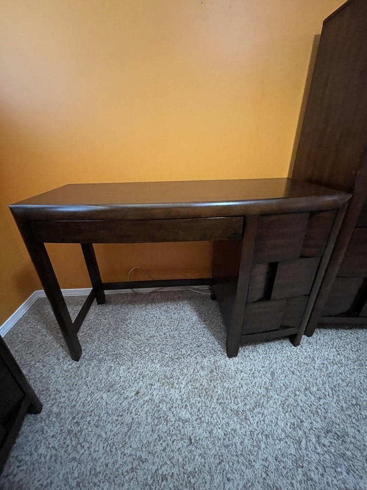 4 Piece bedroom set