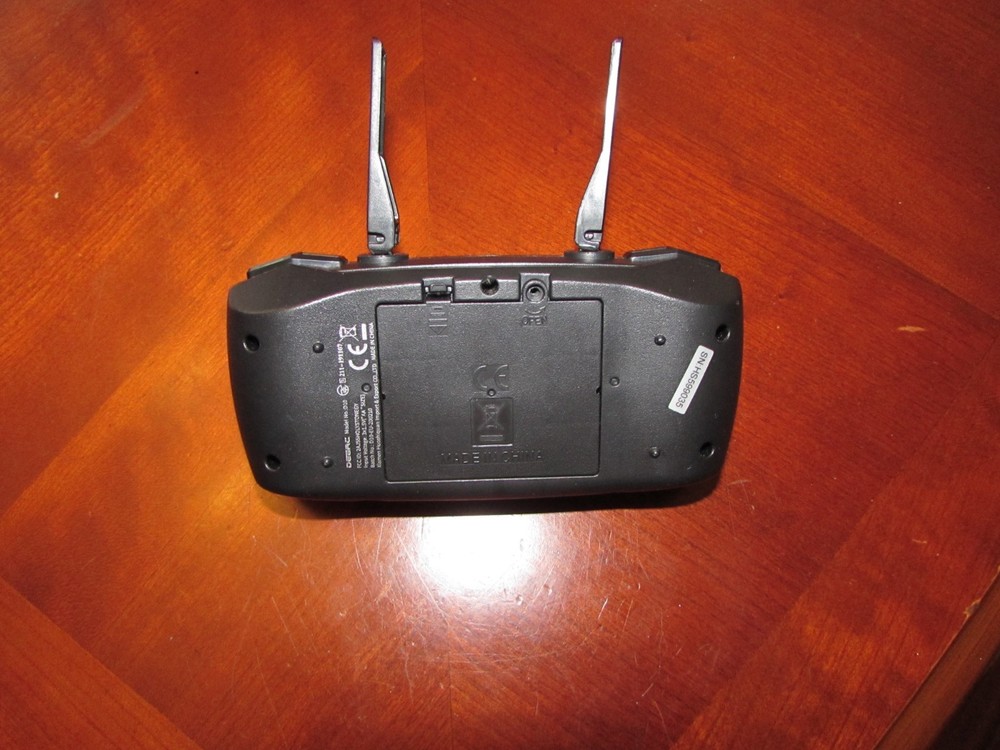 DEERC D10 Foldable Drone transmitter only works great!