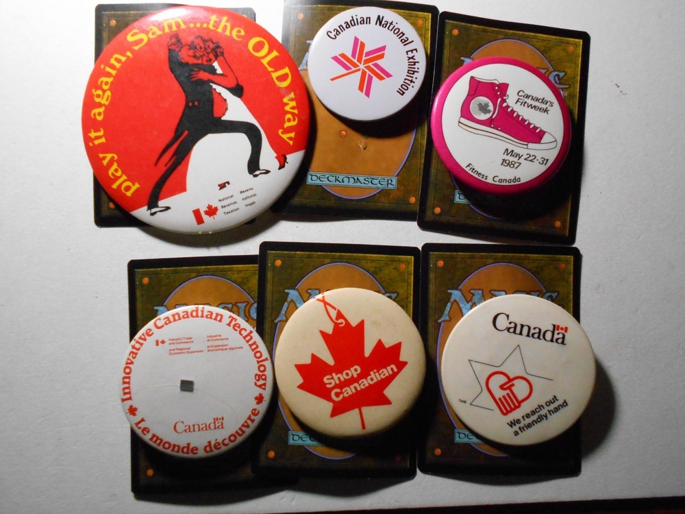 PL057: 6 Canada pinback buttons
