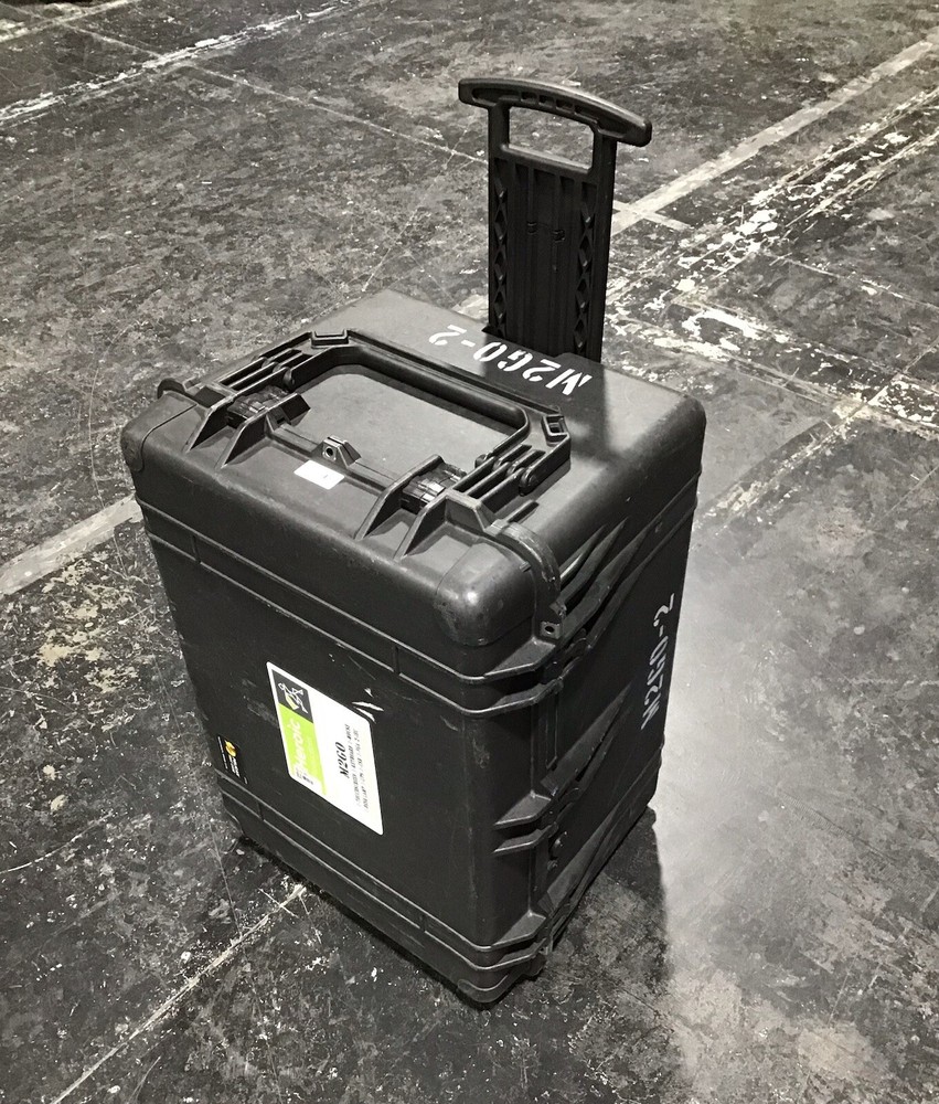 Martin M2GO Lighting Console kit with case