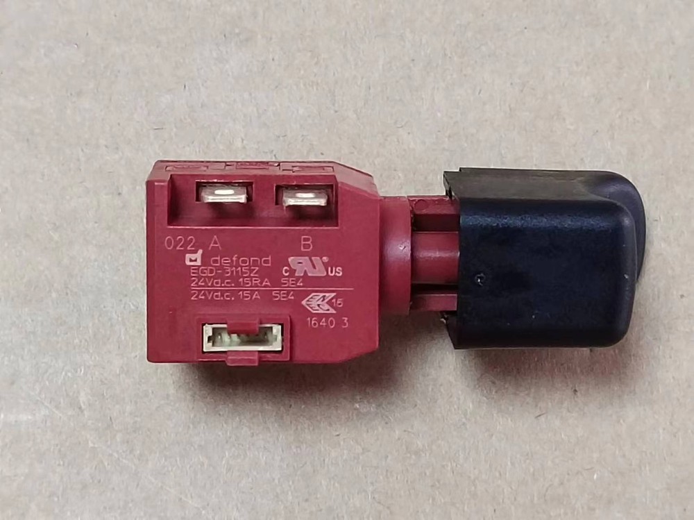 2pc NEW Defond EGD-3115Z DC24V 15RA Trigger switch