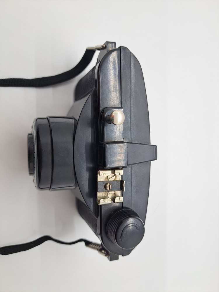 FED-FLASH 64mm Bakelite CAMERA With LEATHER CASE - ART DECO - UNTESTED