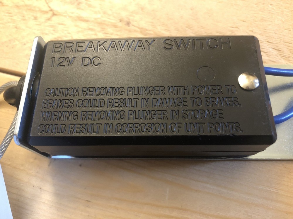 CURT 52010 Breakaway Switch. NEW!! "SHIPS FREE"