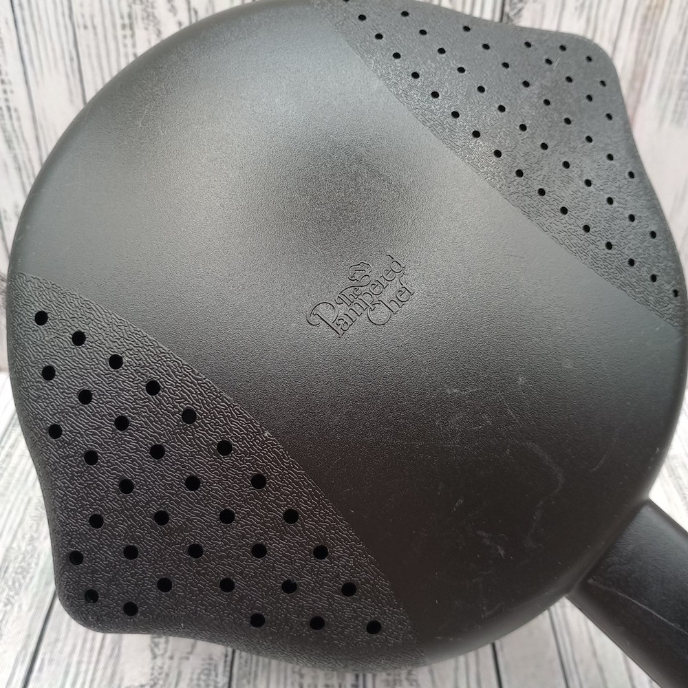 Pampered Chef Micro Cooker Microwave Steamer Strainer 2776 Black 4 Cup 1 Quart