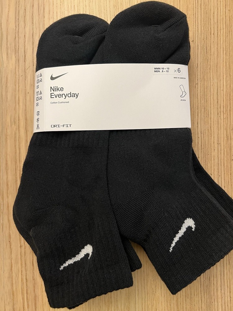 Nike everyday cushioned socks Large
