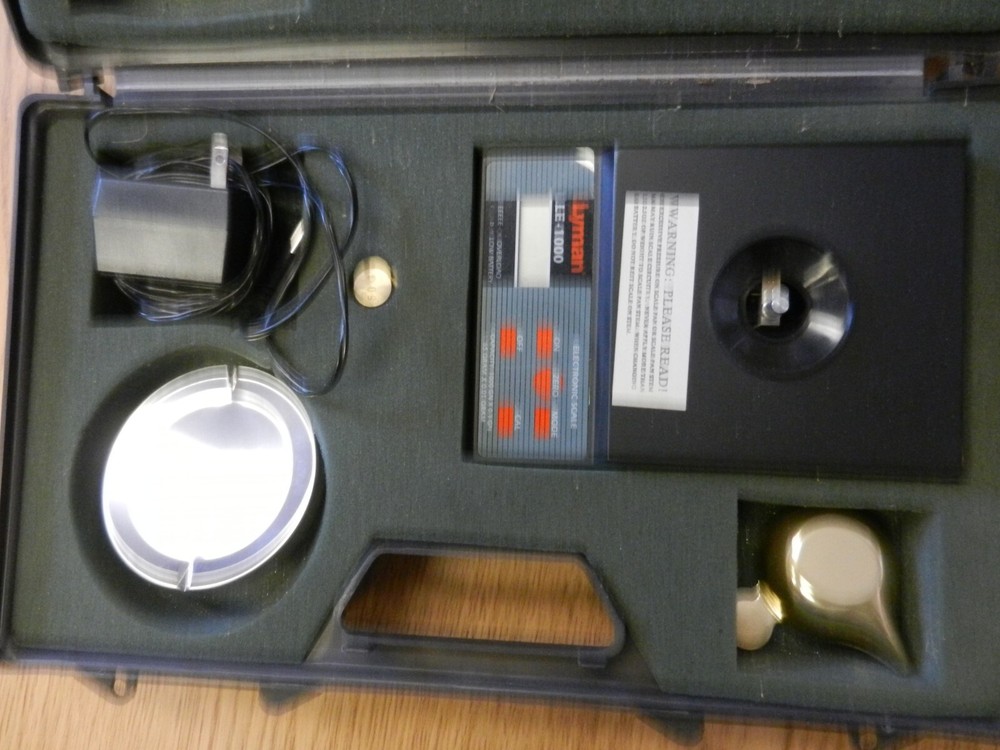 Lyman LE-1000 Electronic Reloading Scale W/ Case & Charger Works Used