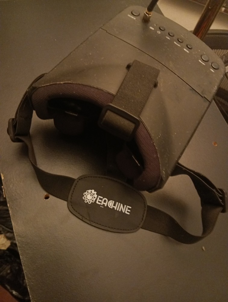 EACHINE VR VIEWER 2.0 Camera Goggles Headset (not compete!)