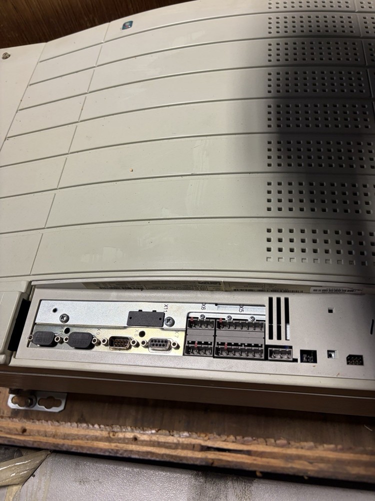 LENZE EVS9332-ES Servo driver frequency converter USED