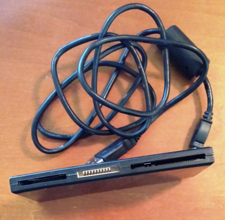 Handy 4" USB 2.0 Memory Card Reader/Writer Vantec UGT-CR-920