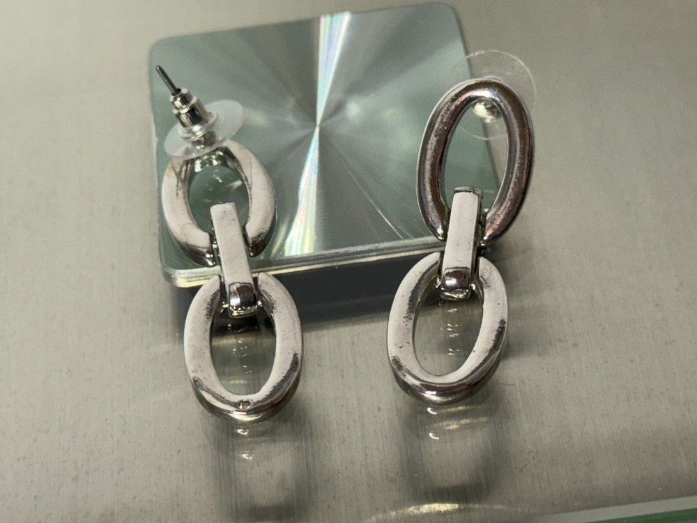 Layered Circle Chain Link Dangling Earrings ~ Color: Silver / New