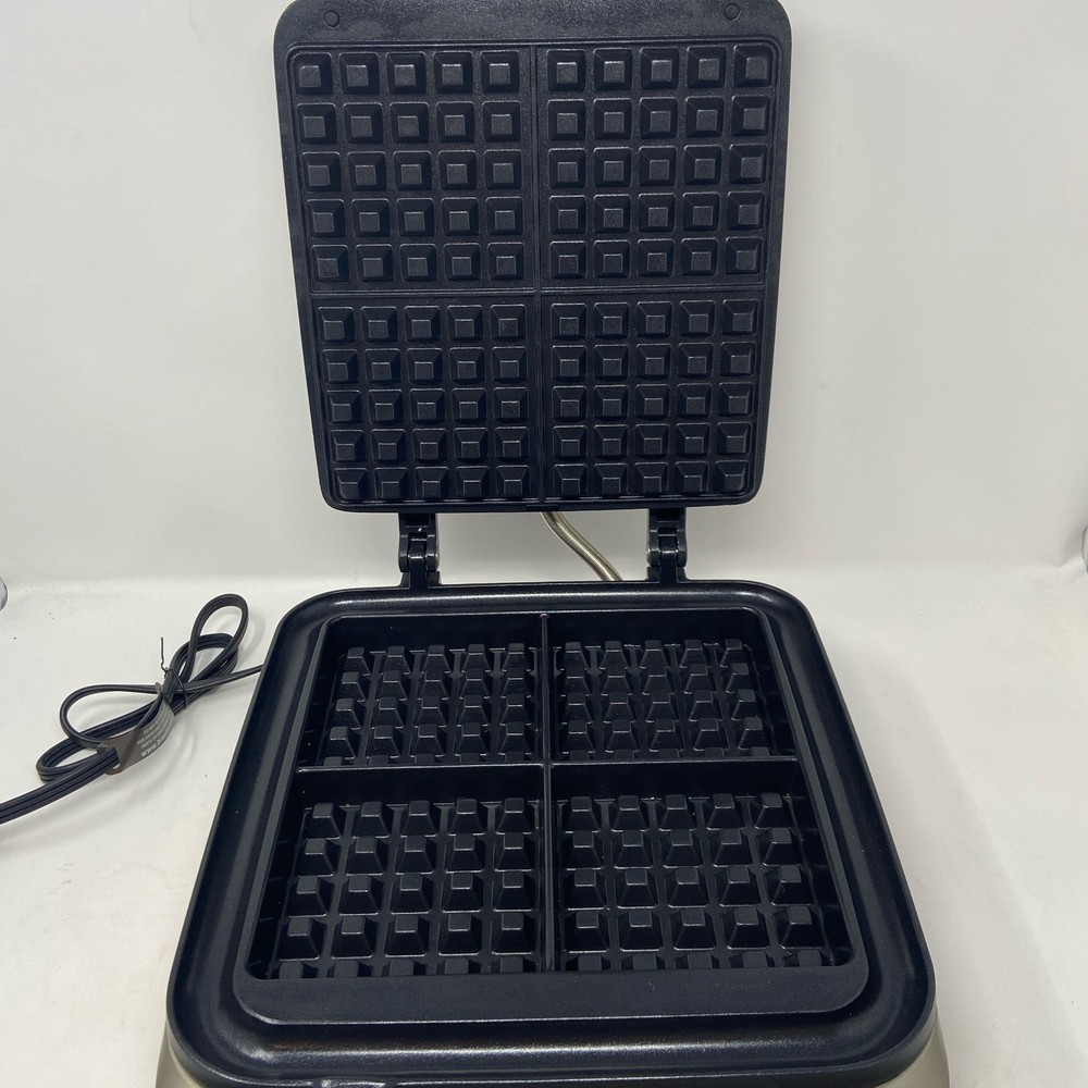 Breville Smart Waffle Pro 4-Slice Waffle Maker, Silver
