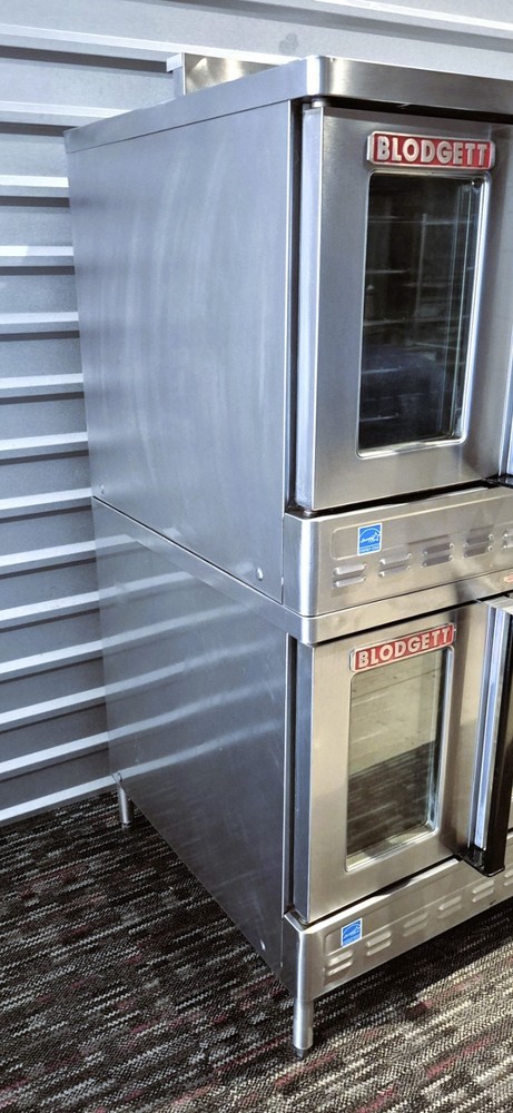BLODGETT DFG-100 DOUBLE CONVECTION OVEN NATURAL GAS SOLID STATE - NICE!!!