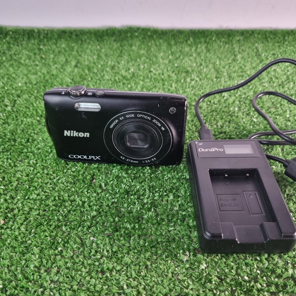 Nikon Coolpix S3300 - 16MP Camera BLACK