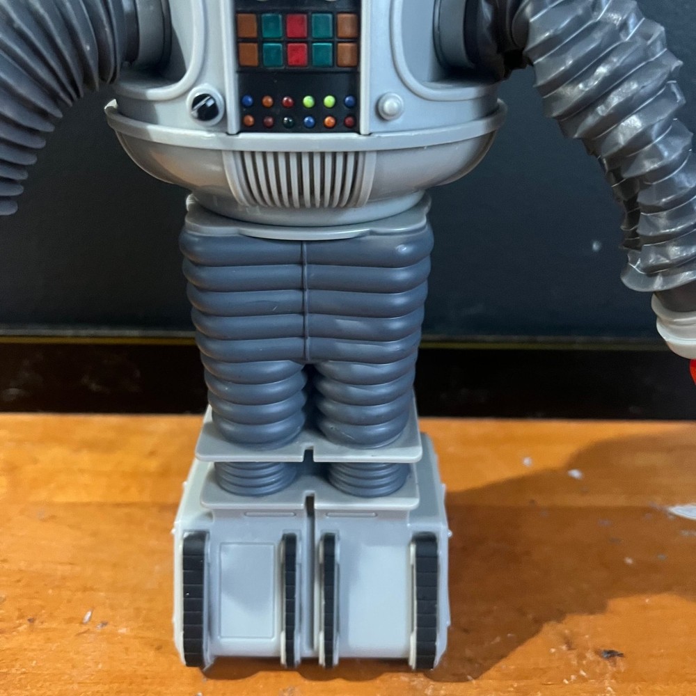 Diamond Select Lost in Space B-9 Electronic Robot 11-inch Figure