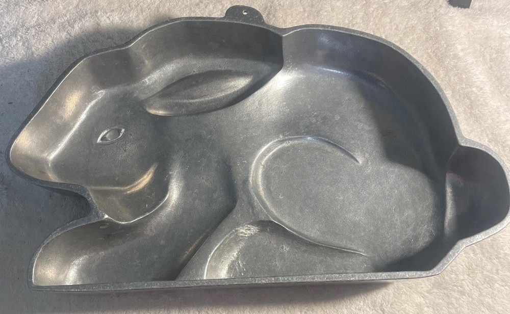 Vintage Aluminum Bunny Cake Pan Mold
