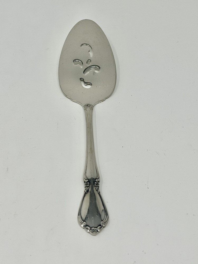 Oneida Chateau Servall / Pie Server 8 3/8"