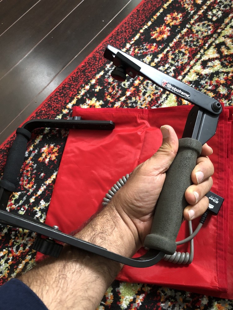 Stroboframe flash bracket Lot with Nikon SC 17 tTL Cable