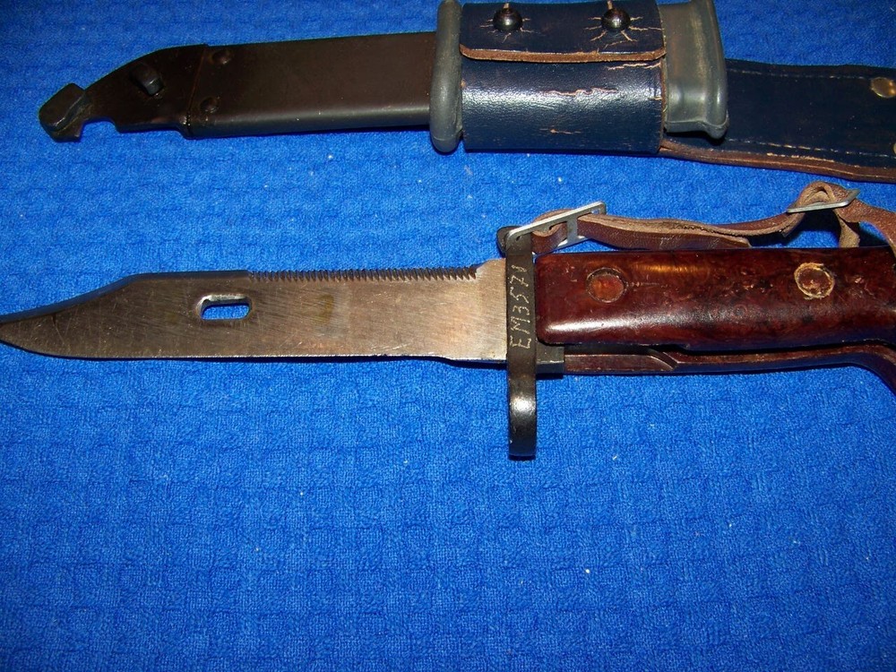 Romanian /BAKELITE KNIFE "BLUE LEATHER" ROMANIAN GUARD UNIT...RARE FIND!!