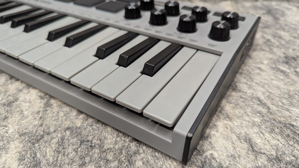 Akai Professional MPK Mini MK3 25-Key USB MIDI Keyboard & Pad Controller