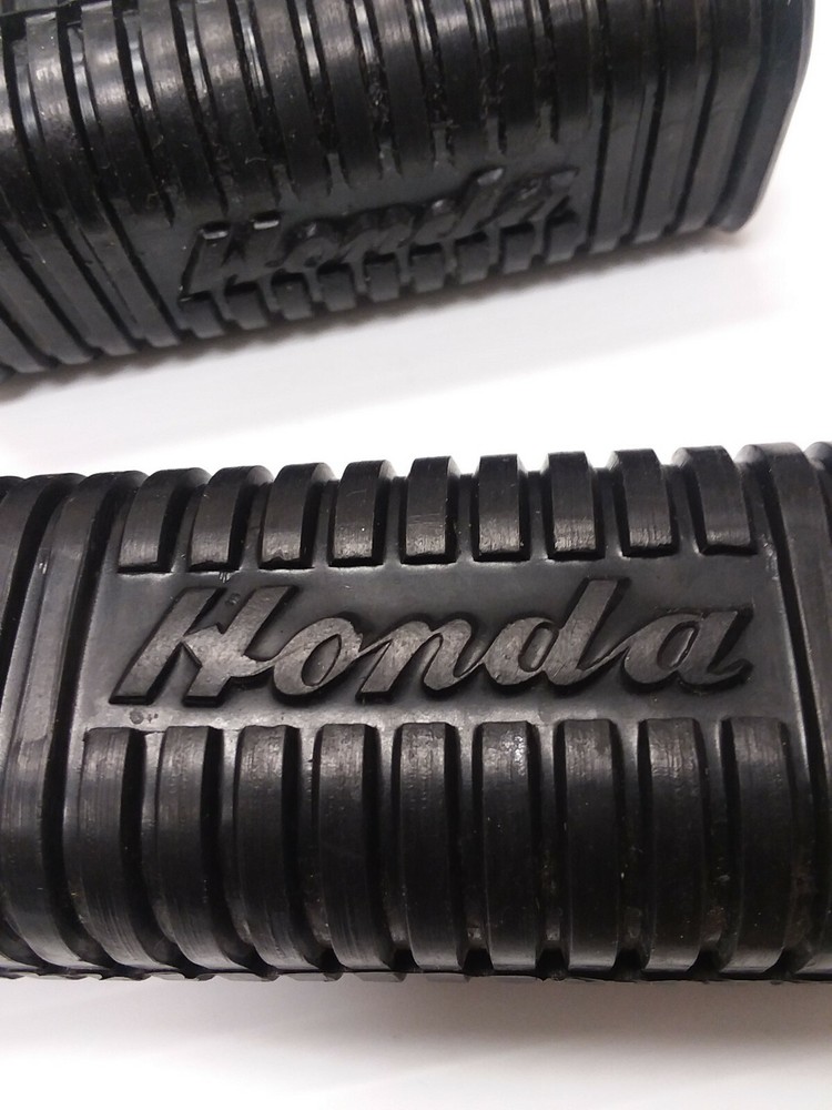 Honda PILLION RUBBER (Pair) 3-7/8 IN. LONG FITS W/ RECTANGULAR HOLE, CA77 CA72