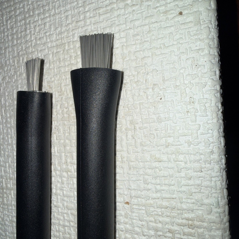 1 Pair Rubber Handle Metal Wire Retractable Drum Sticks