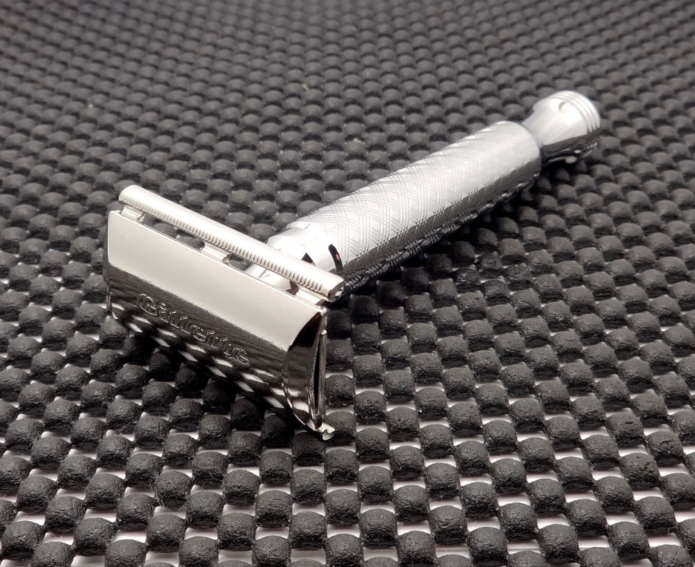 Vintage 1965 Gillette Tech DE Safety Razor Head W/ Solid Stainless Handle MINT!