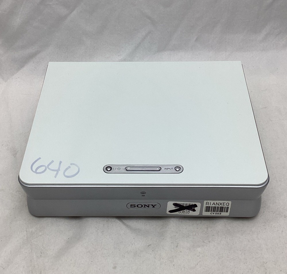 Sony Data Projector w/Remote Control, Cable, and carry case VPL-CS5 Ser. 49358